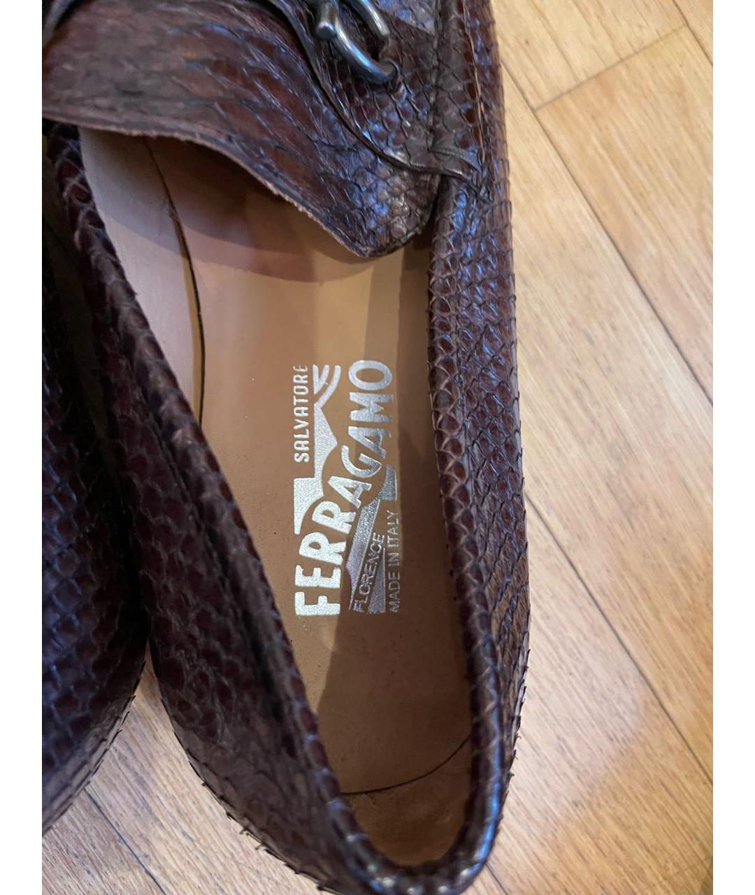 FERRAGAMO Коричневые кожаные мокасины, фото 5