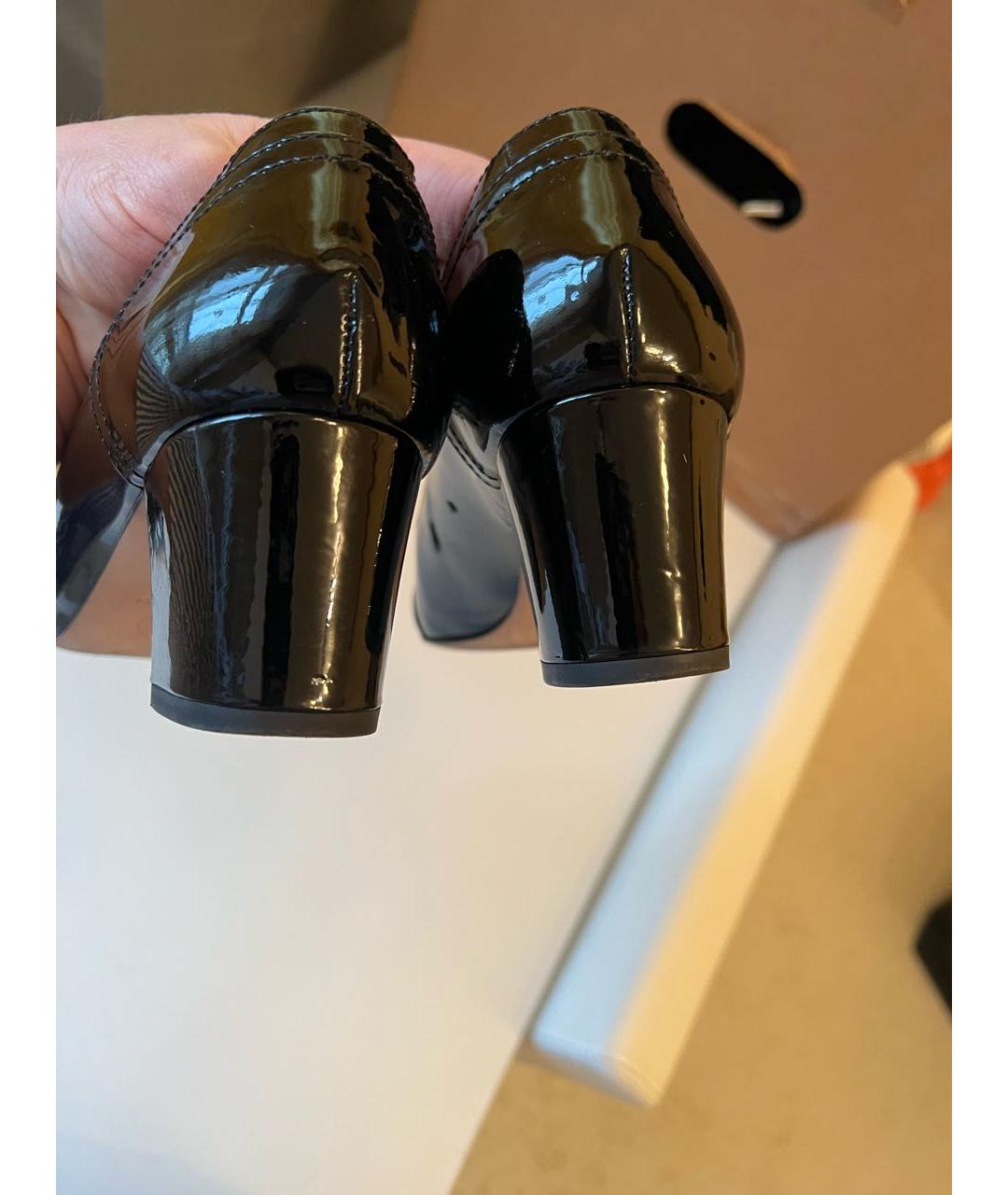 CHANEL PRE-OWNED Черные лодочки на низком каблуке из лакированной кожи, фото 3