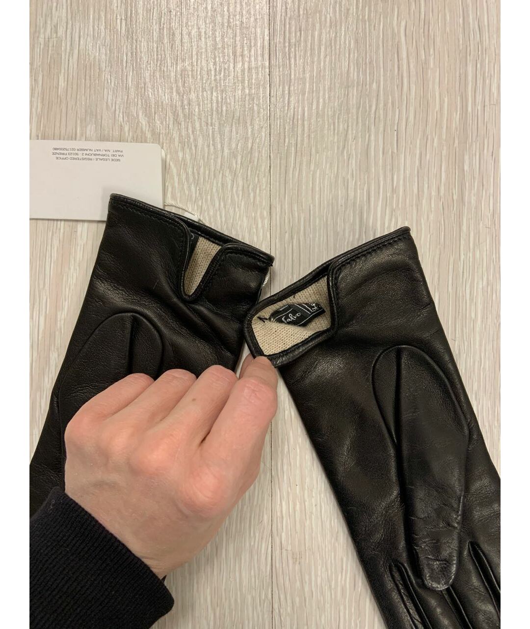 SALVATORE FERRAGAMO Черные кожаные перчатки, фото 2