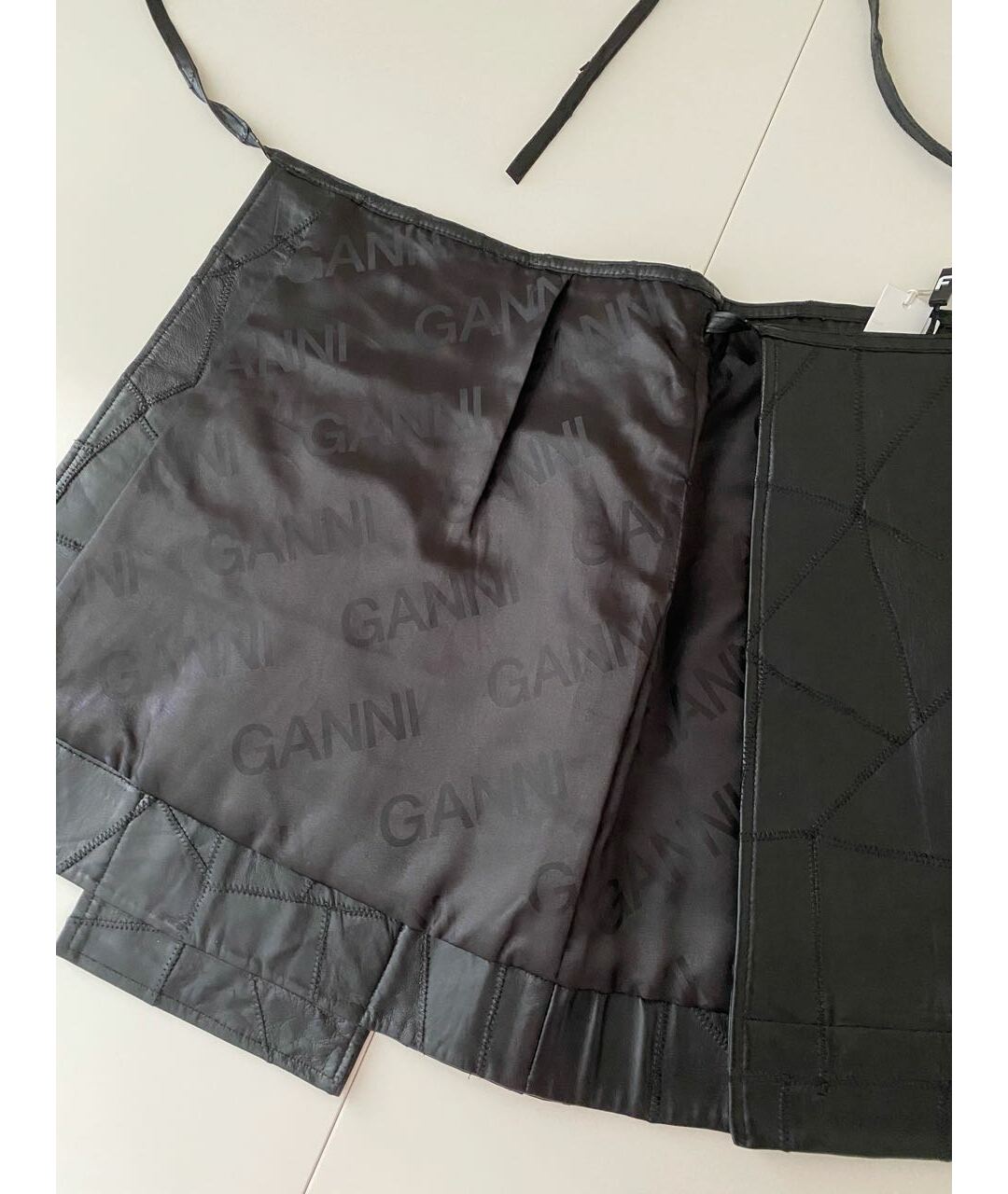 GANNI Черная кожаная юбка мини, фото 4