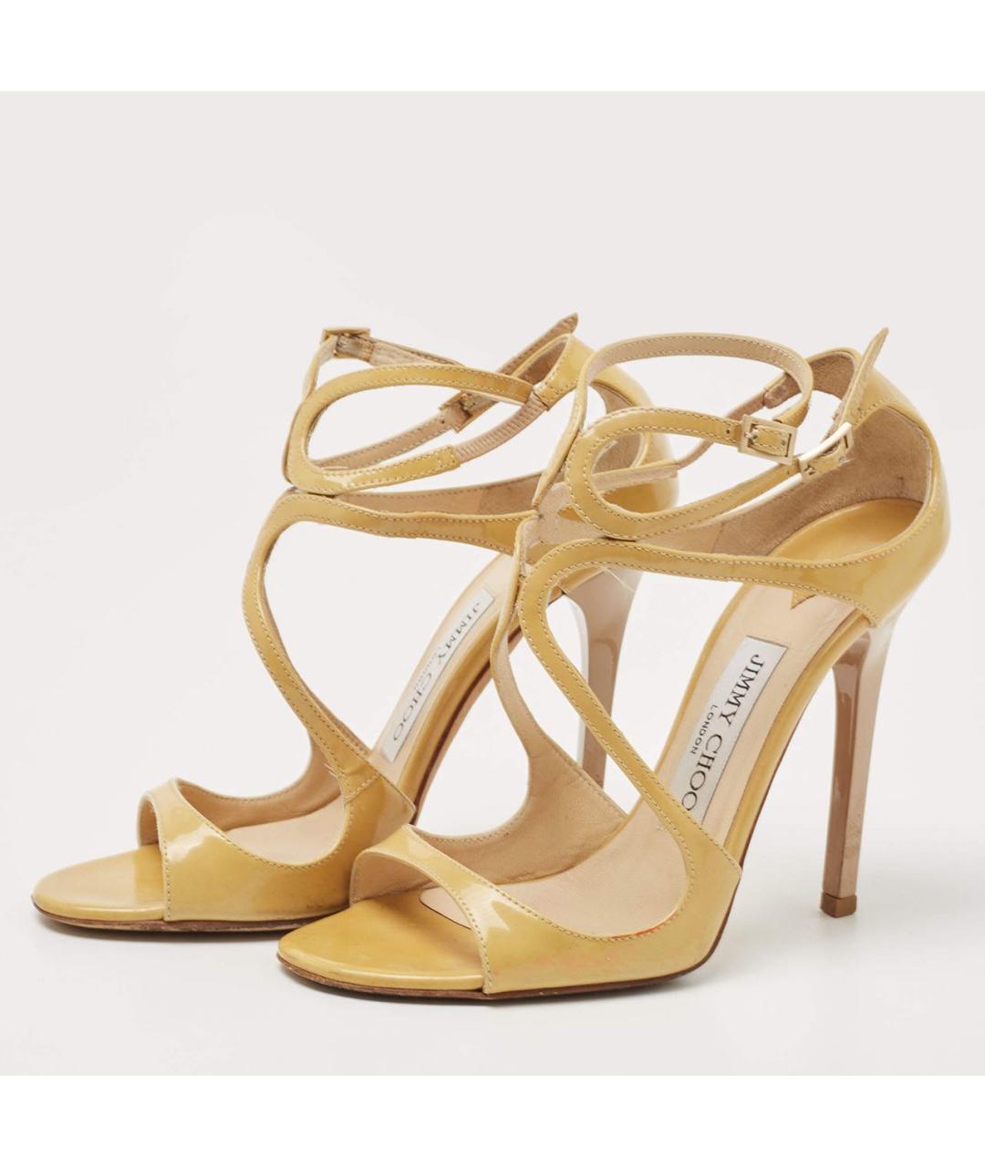 JIMMY CHOO Бежевые босоножки из лакированной кожи, фото 2
