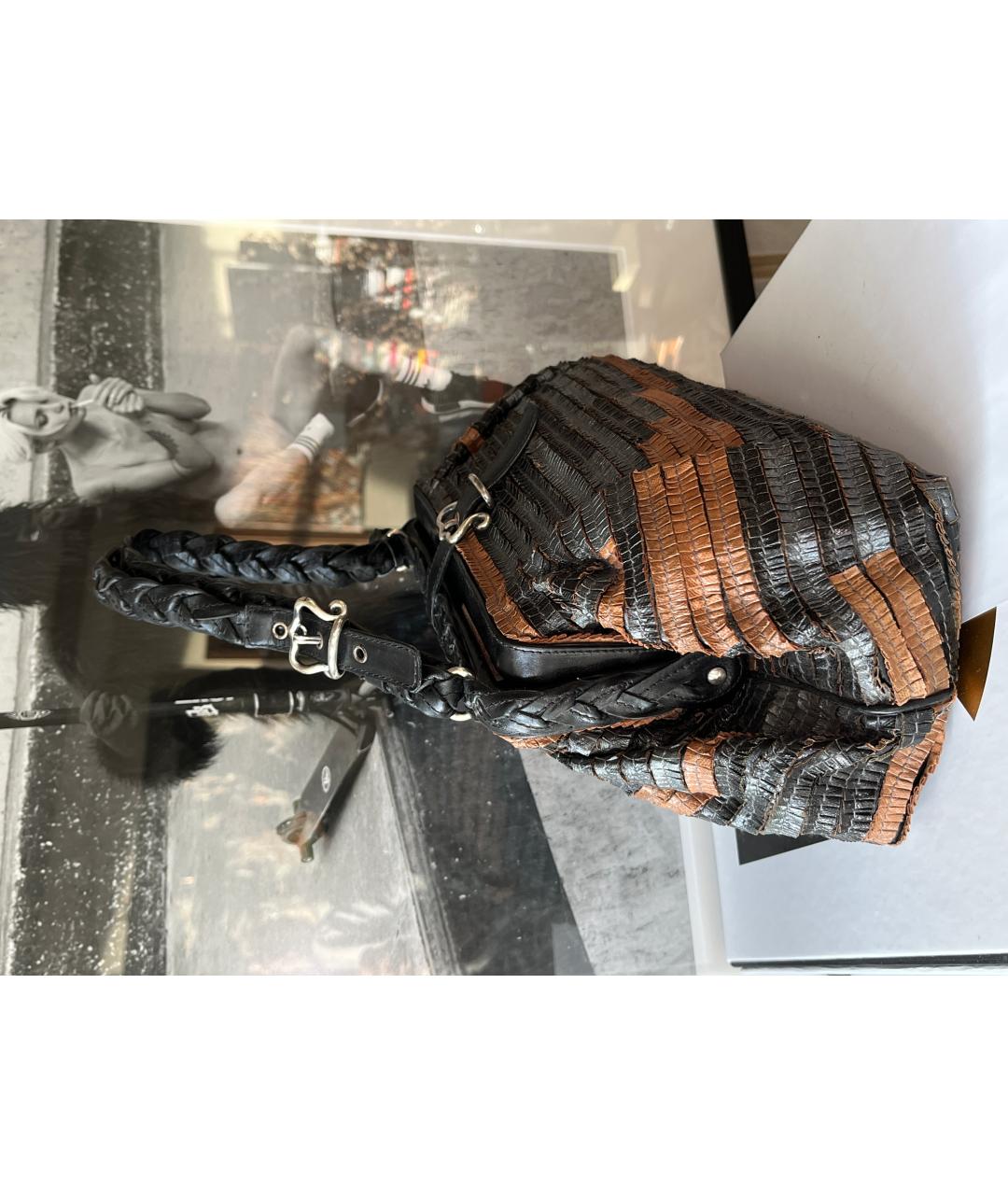 BOTTEGA VENETA Коричневая кожаная сумка с короткими ручками, фото 2