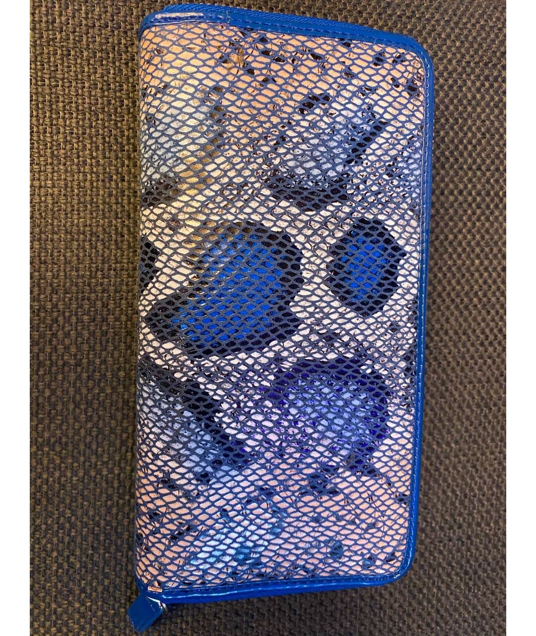 VERSACE JEANS COUTURE Синий кошелек из лакированной кожи, фото 3