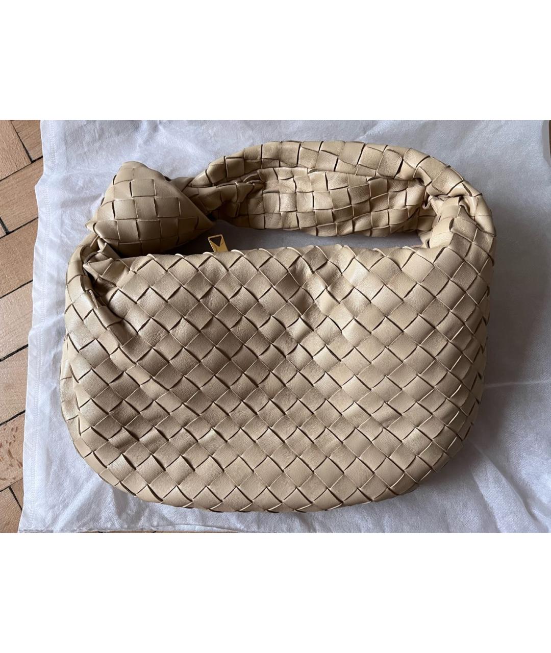 BOTTEGA VENETA Бежевая кожаная сумка с короткими ручками, фото 6