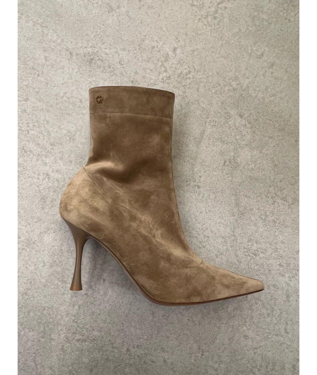 GIANVITO ROSSI Бежевые замшевые ботильоны, фото 4