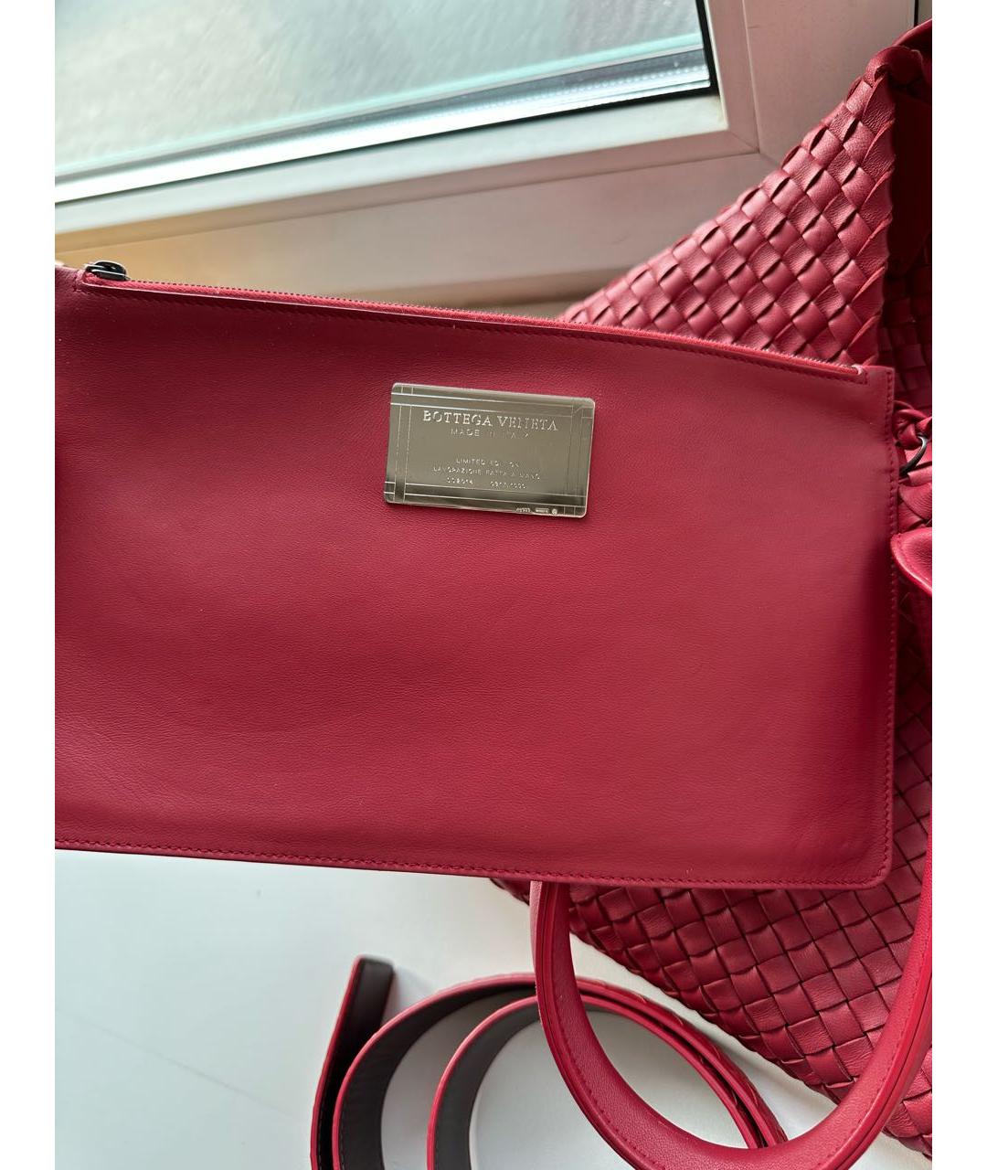 BOTTEGA VENETA Красная кожаная сумка с короткими ручками, фото 4