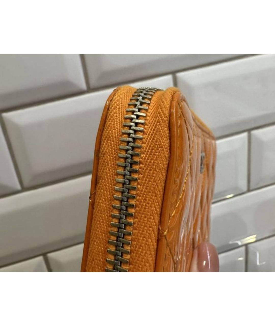 CHANEL PRE-OWNED Оранжевый кошелек из лакированной кожи, фото 5