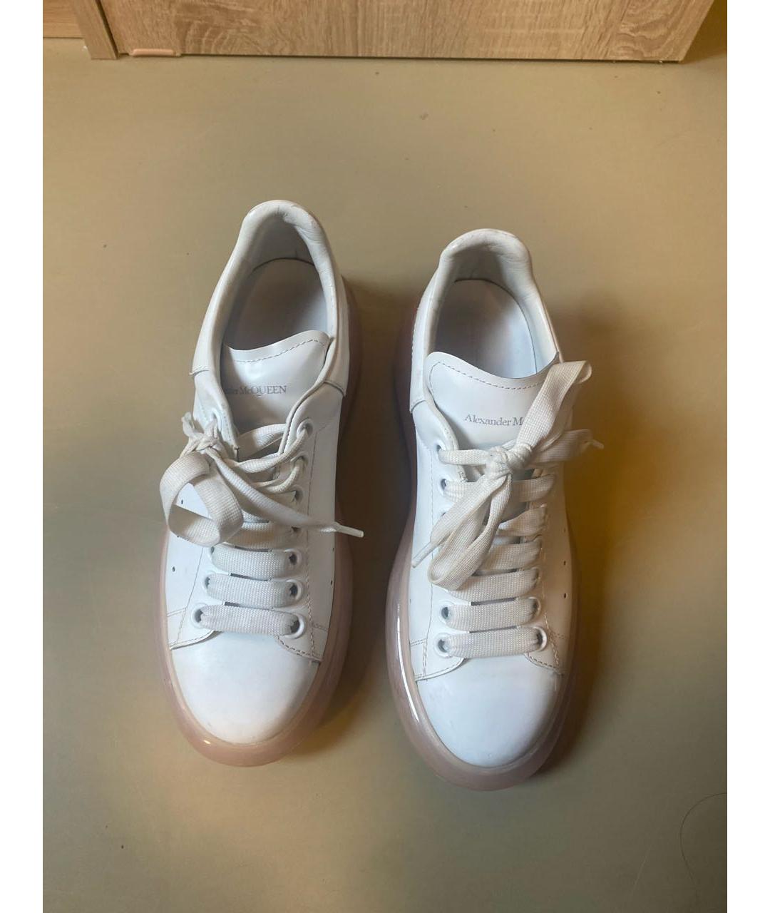 ALEXANDER MCQUEEN Белые кожаные кроссовки, фото 2