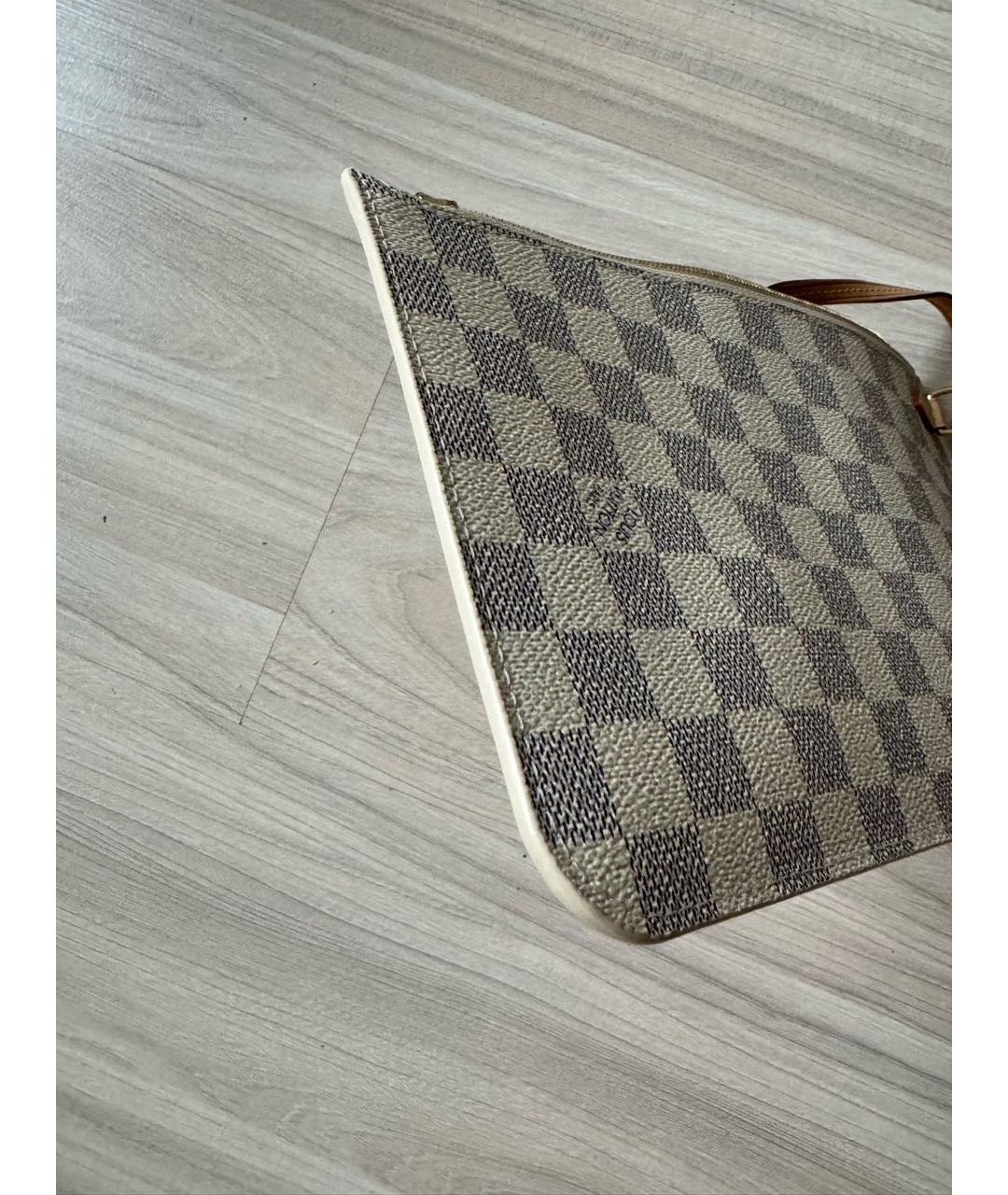 LOUIS VUITTON Белая косметичка, фото 5