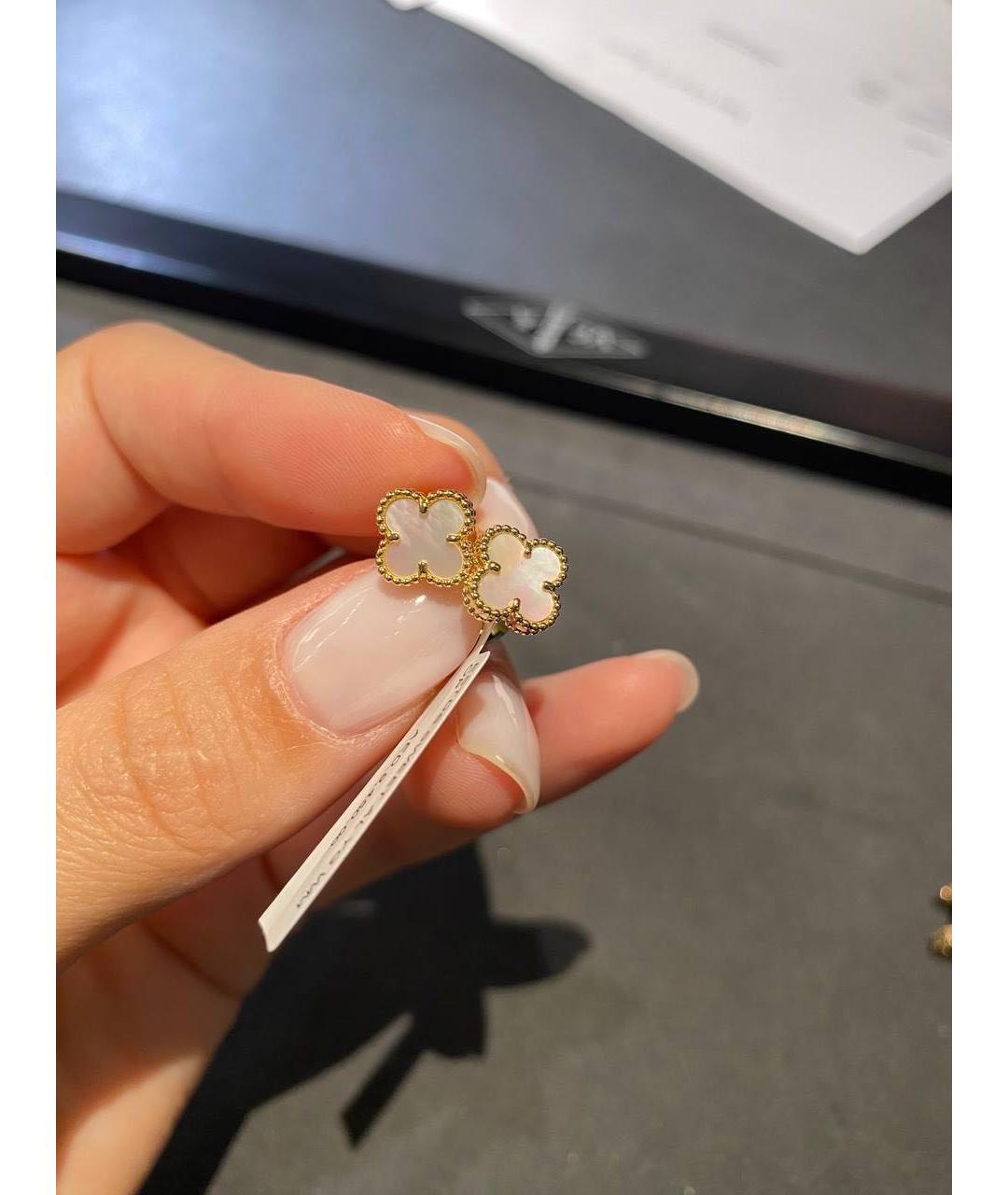 VAN CLEEF & ARPELS Белые серьги из желтого золота, фото 3
