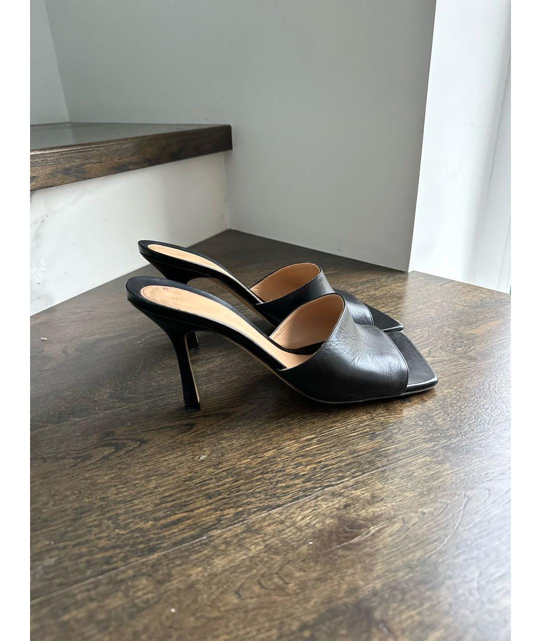 BOTTEGA VENETA Черные кожаные мюли, фото 5