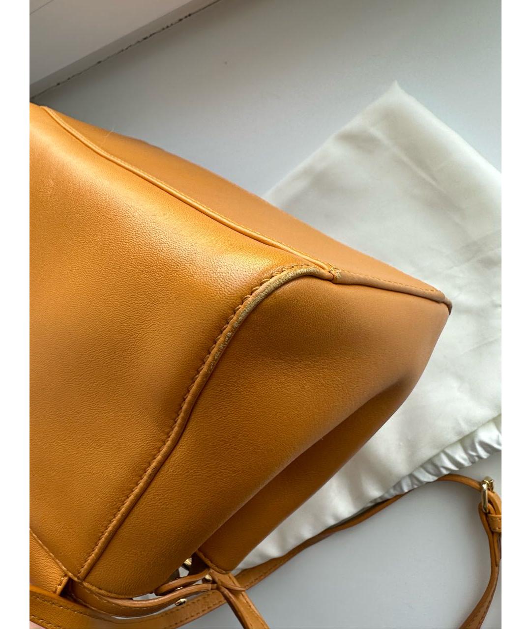 FENDI Оранжевая кожаная сумка с короткими ручками, фото 4