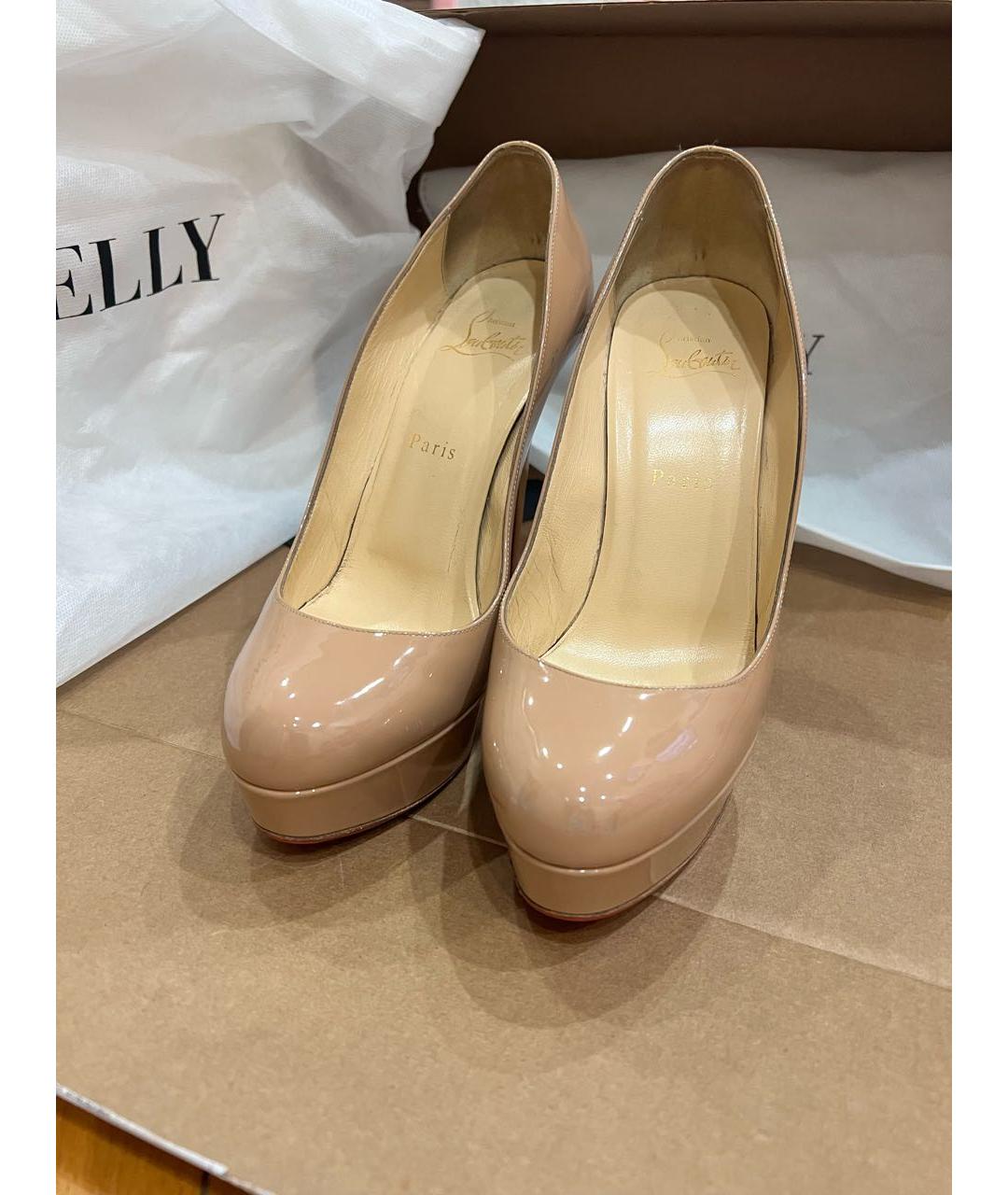 CHRISTIAN LOUBOUTIN Бежевые туфли из лакированной кожи, фото 2