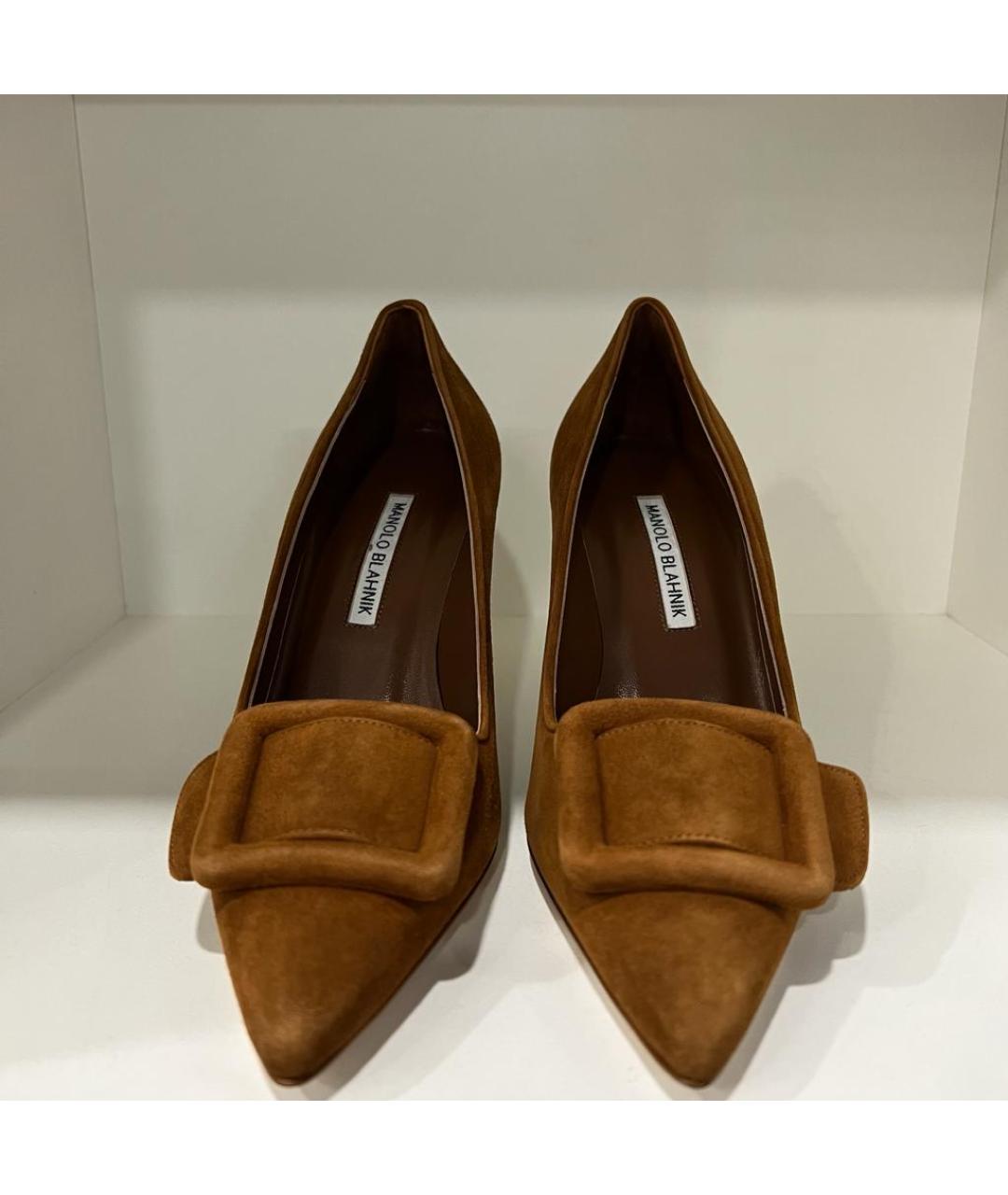 MANOLO BLAHNIK Коричневые замшевые туфли, фото 3