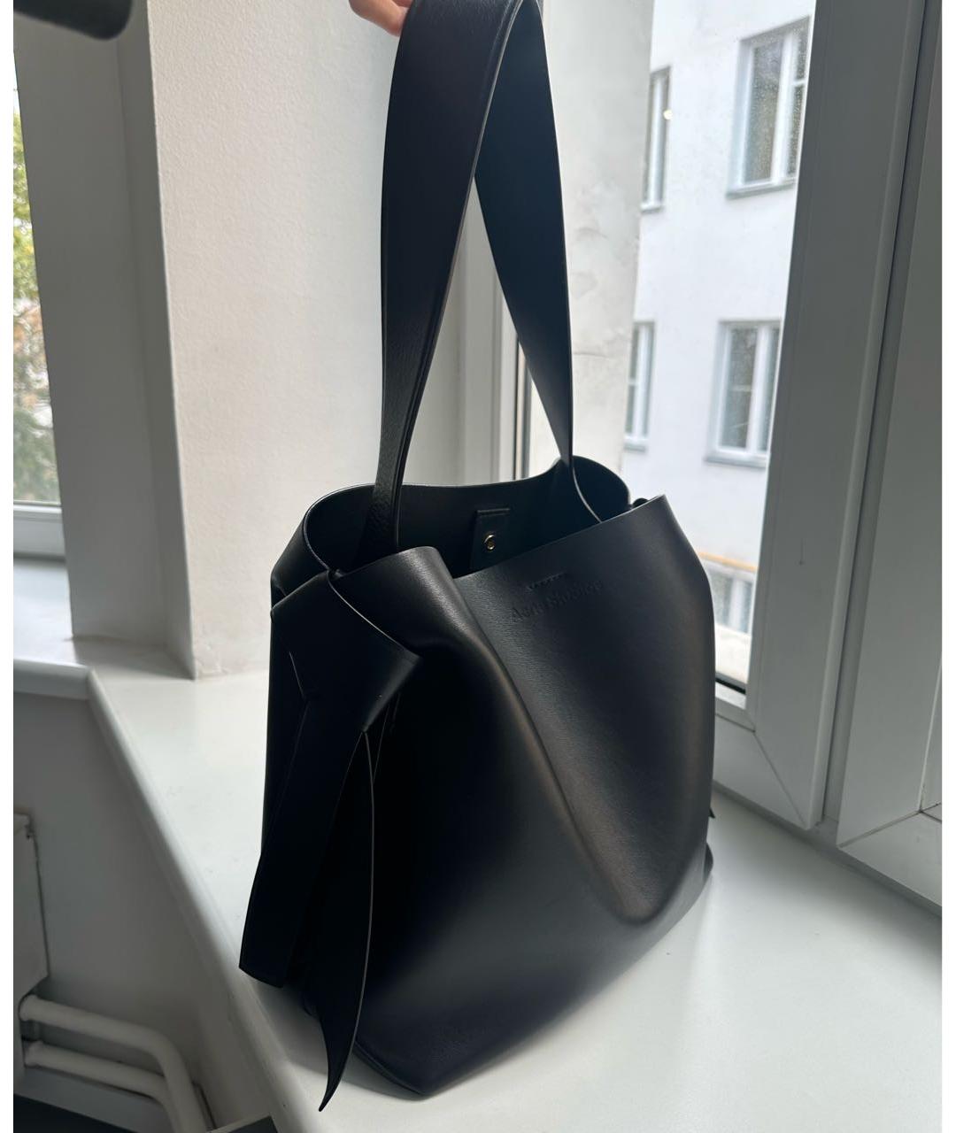 ACNE STUDIOS Черная кожаная сумка тоут, фото 2
