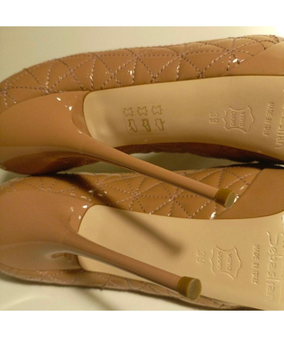SEBASTIAN Бежевые туфли из лакированной кожи, фото 5