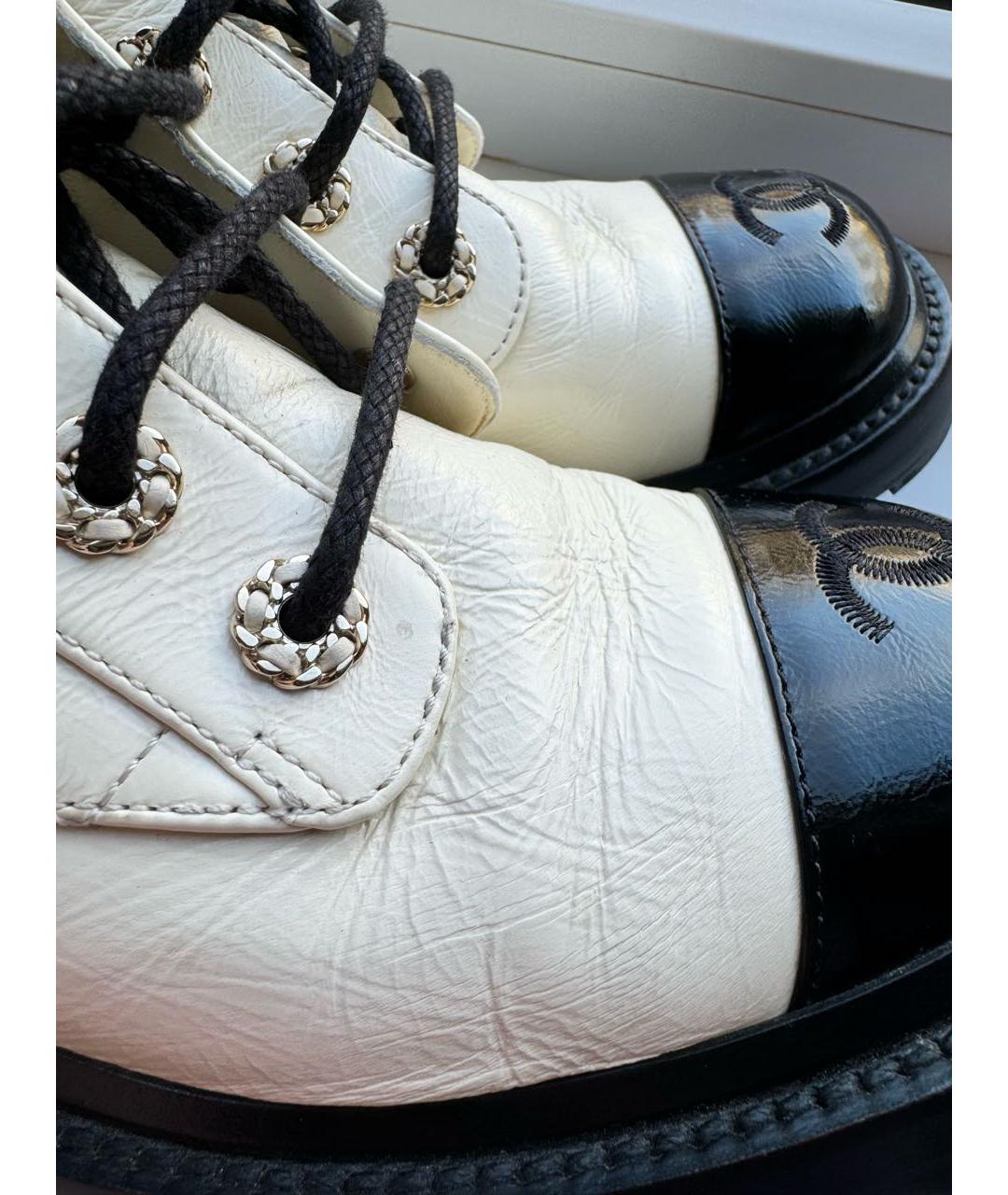CHANEL PRE-OWNED Белые кожаные ботинки, фото 5
