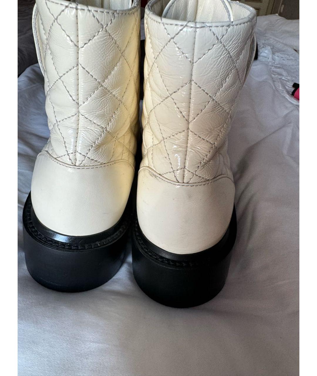 CHANEL PRE-OWNED Белые кожаные ботинки, фото 4