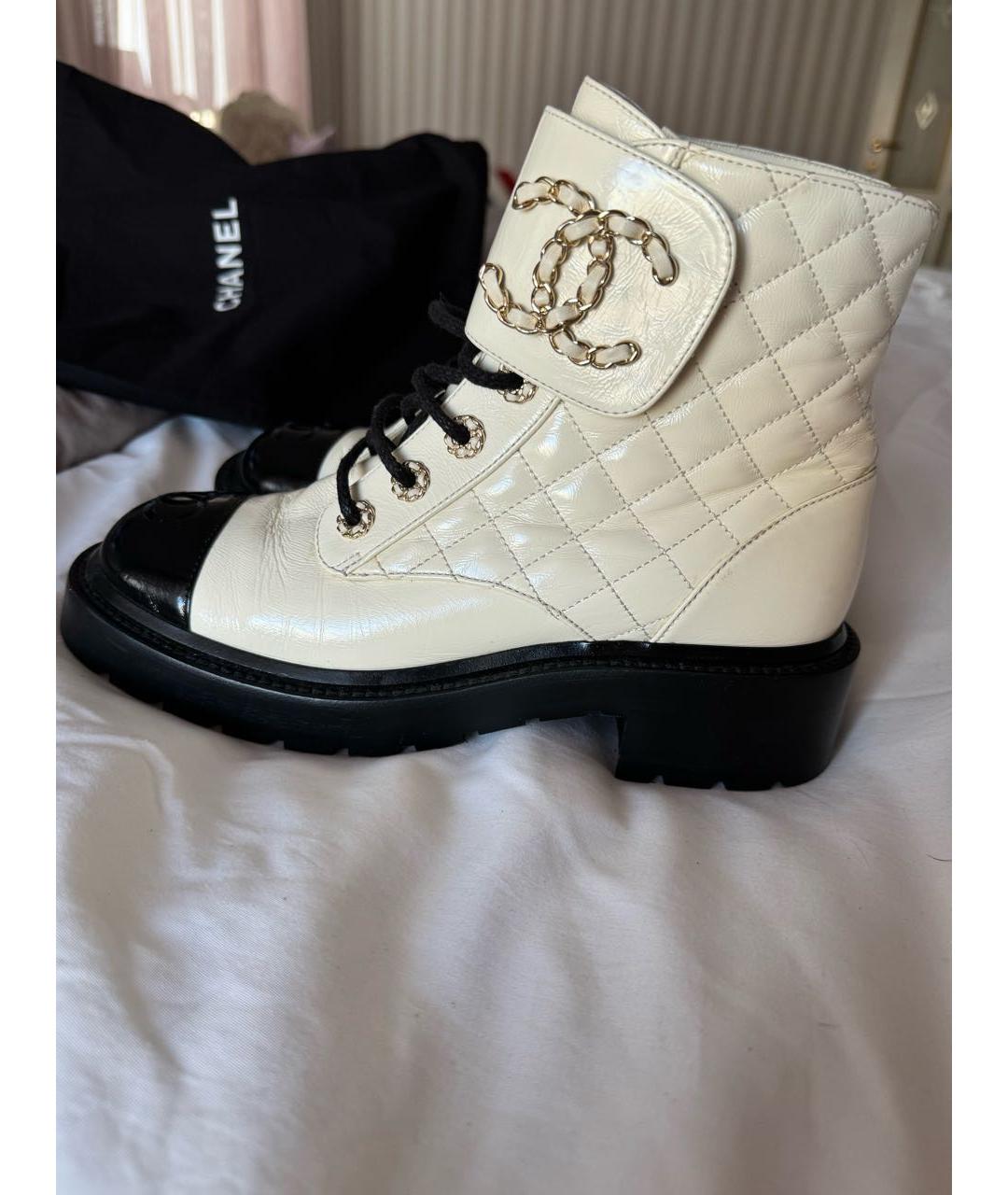CHANEL PRE-OWNED Белые кожаные ботинки, фото 9