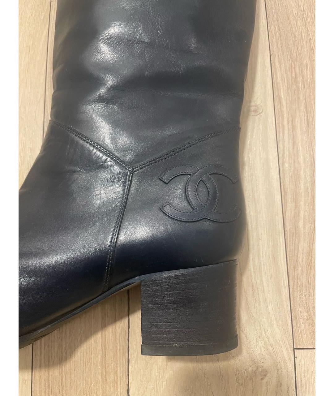 CHANEL Темно-синие кожаные сапоги, фото 4