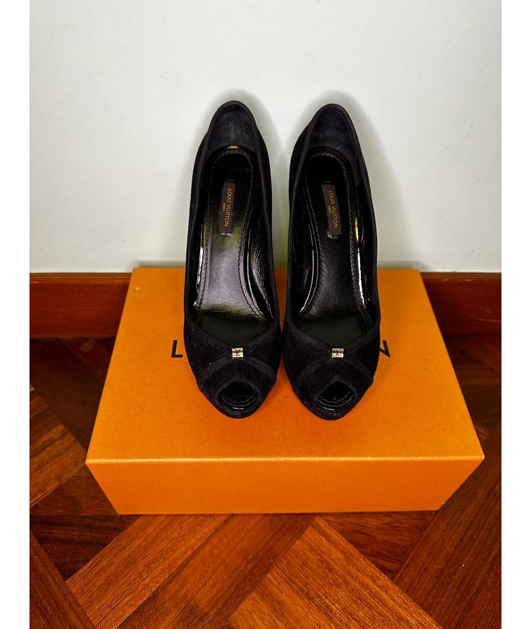 LOUIS VUITTON PRE-OWNED Черные замшевые туфли, фото 3