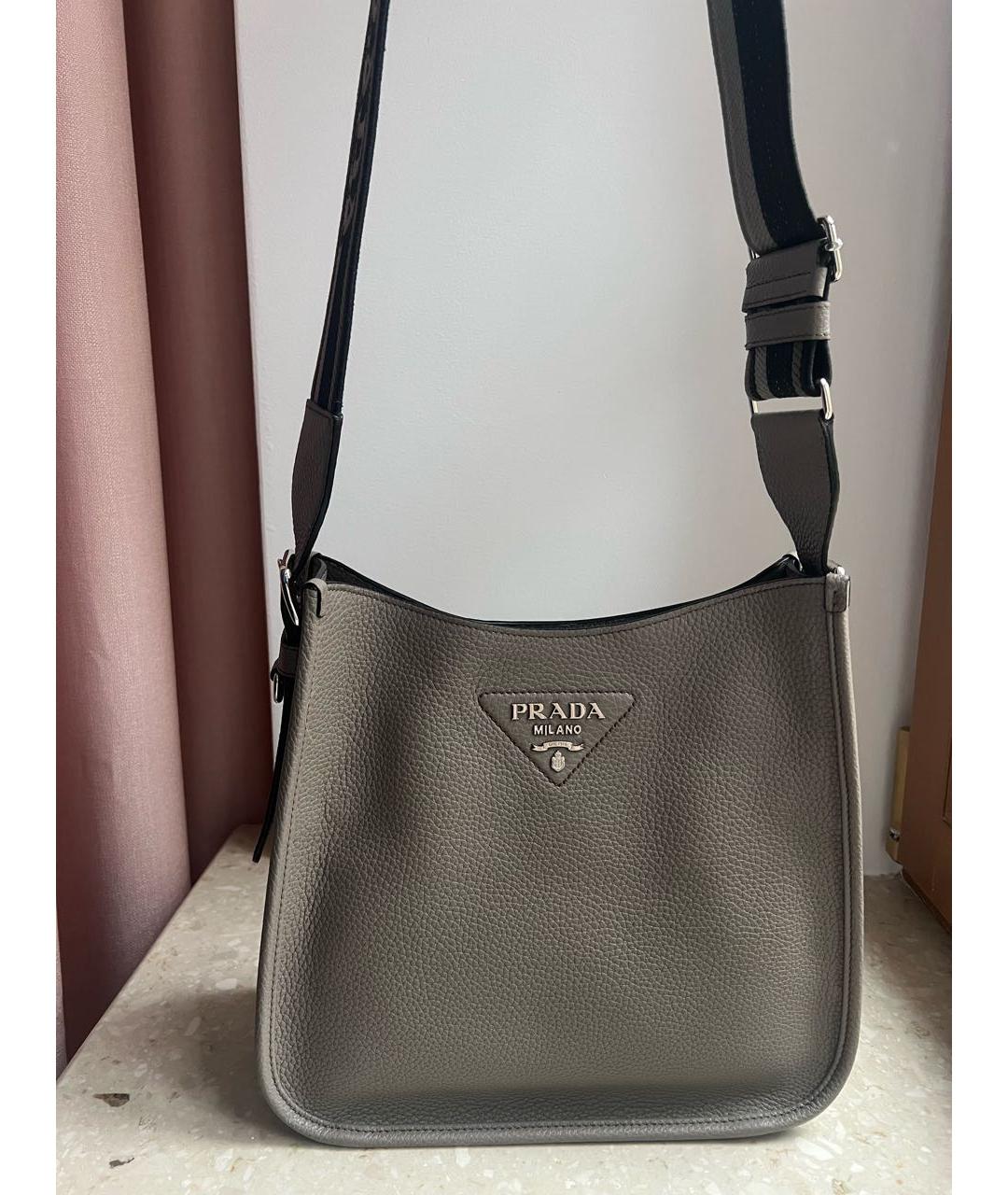 PRADA Серая кожаная сумка через плечо, фото 9