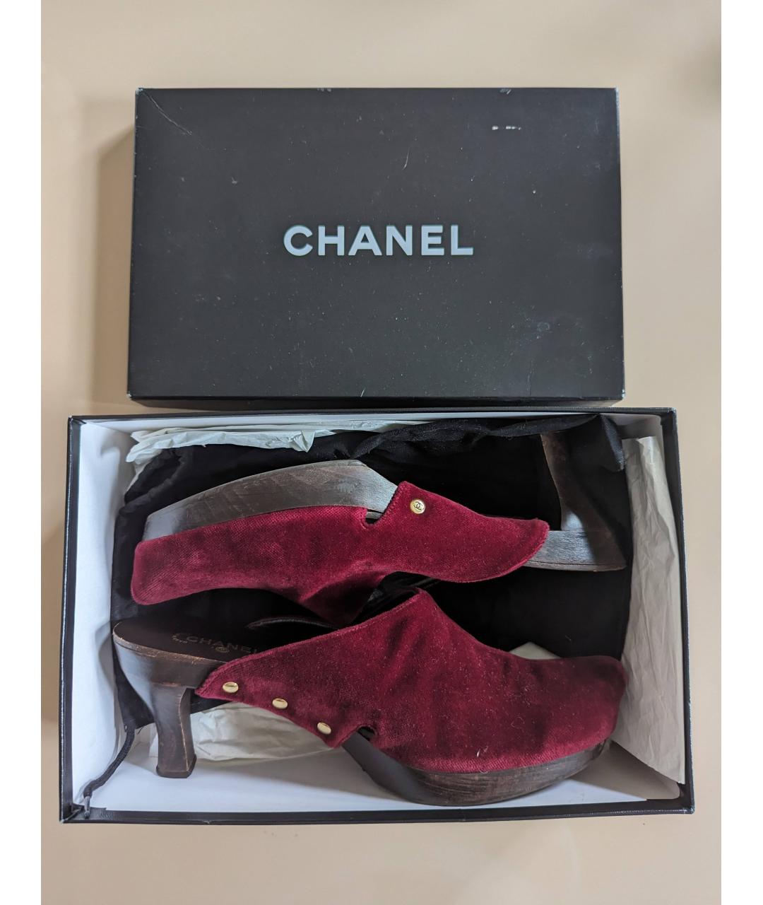 CHANEL PRE-OWNED Бордовые бархатные сабо, фото 8