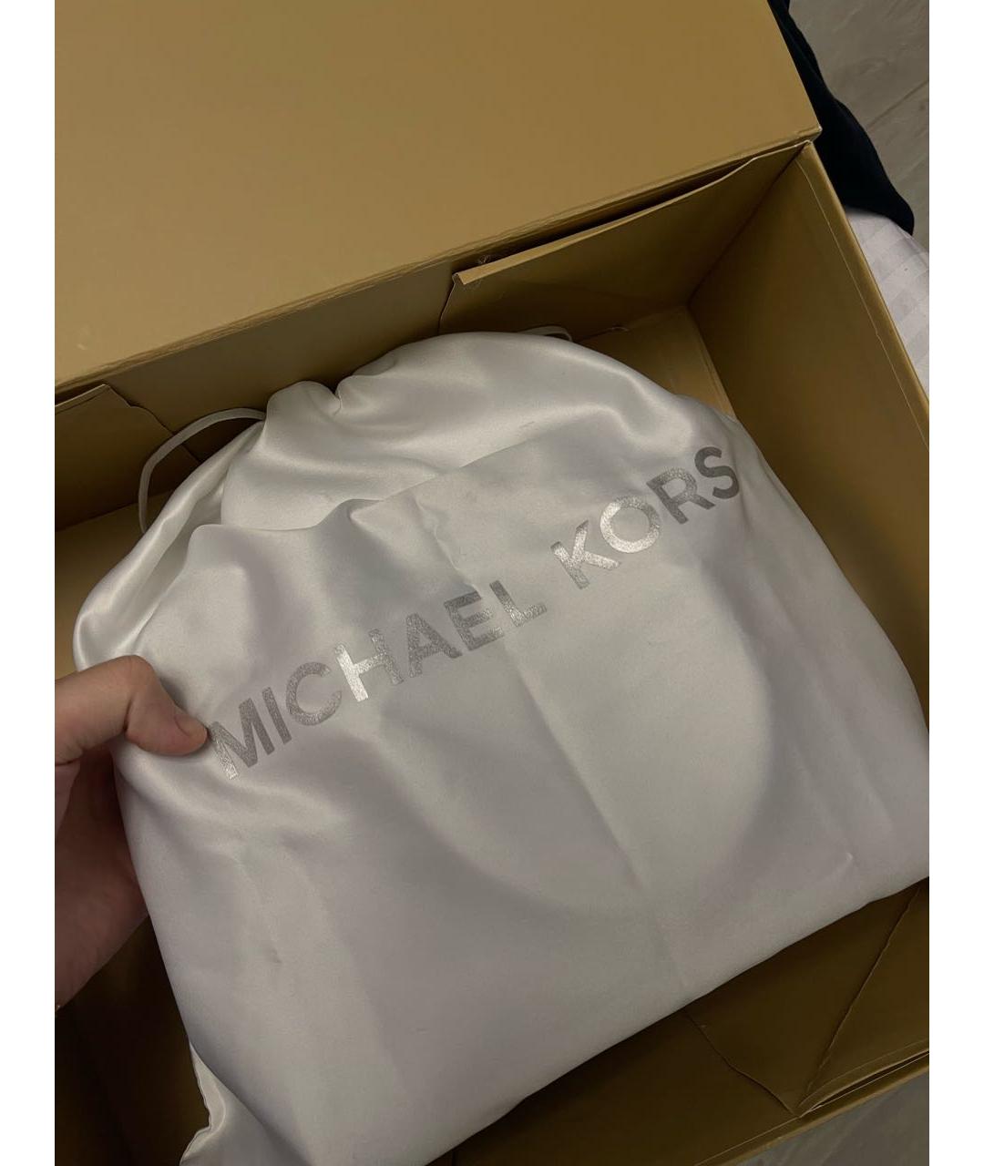 MICHAEL KORS Темно-синяя кожаная сумка с короткими ручками, фото 5