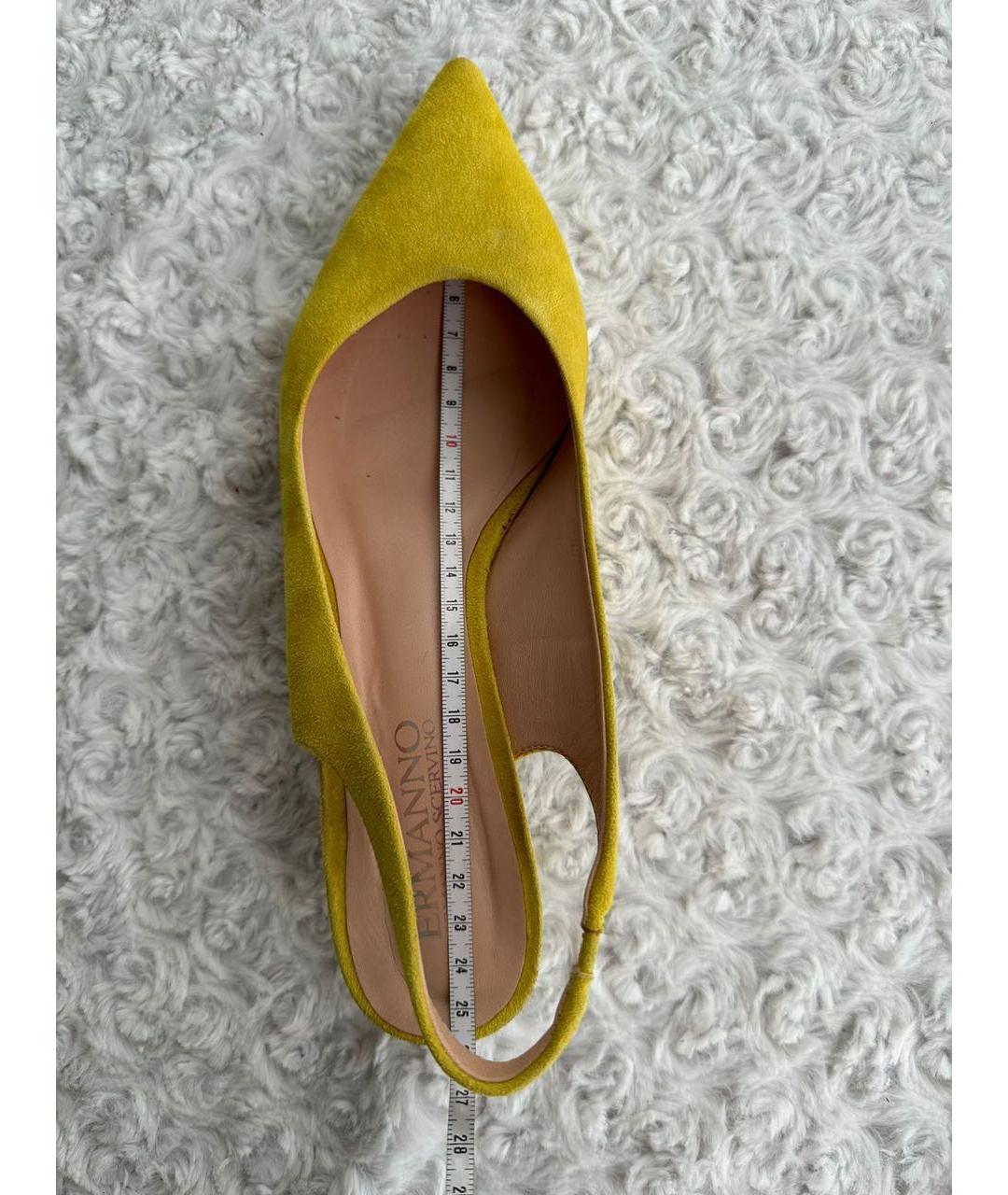 ERMANNO ERMANNO Желтые замшевые лодочки на низком каблуке, фото 7