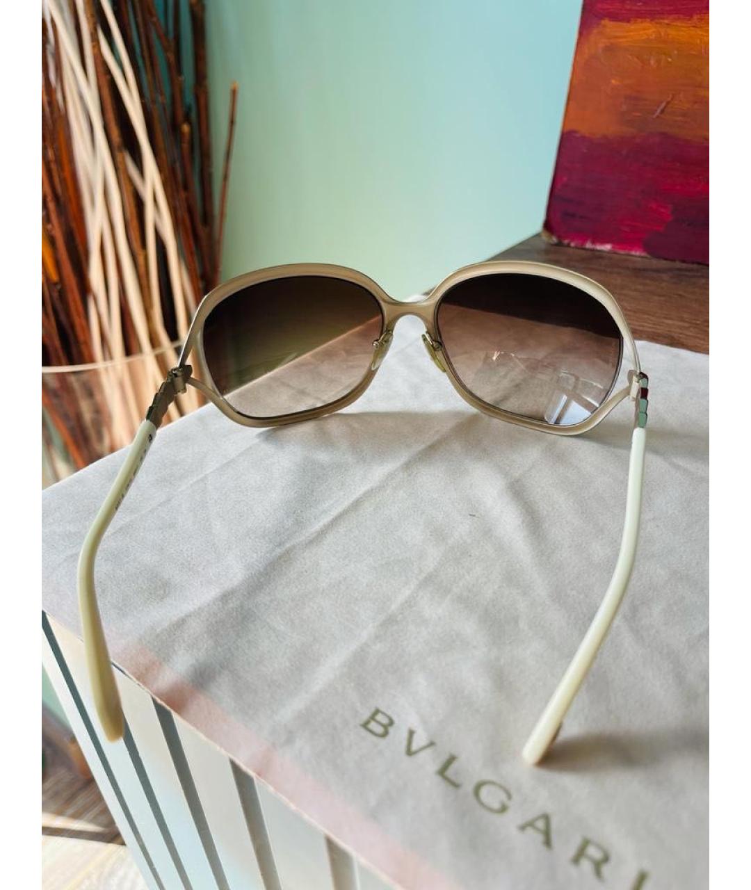 BVLGARI Бежевые пластиковые солнцезащитные очки, фото 5