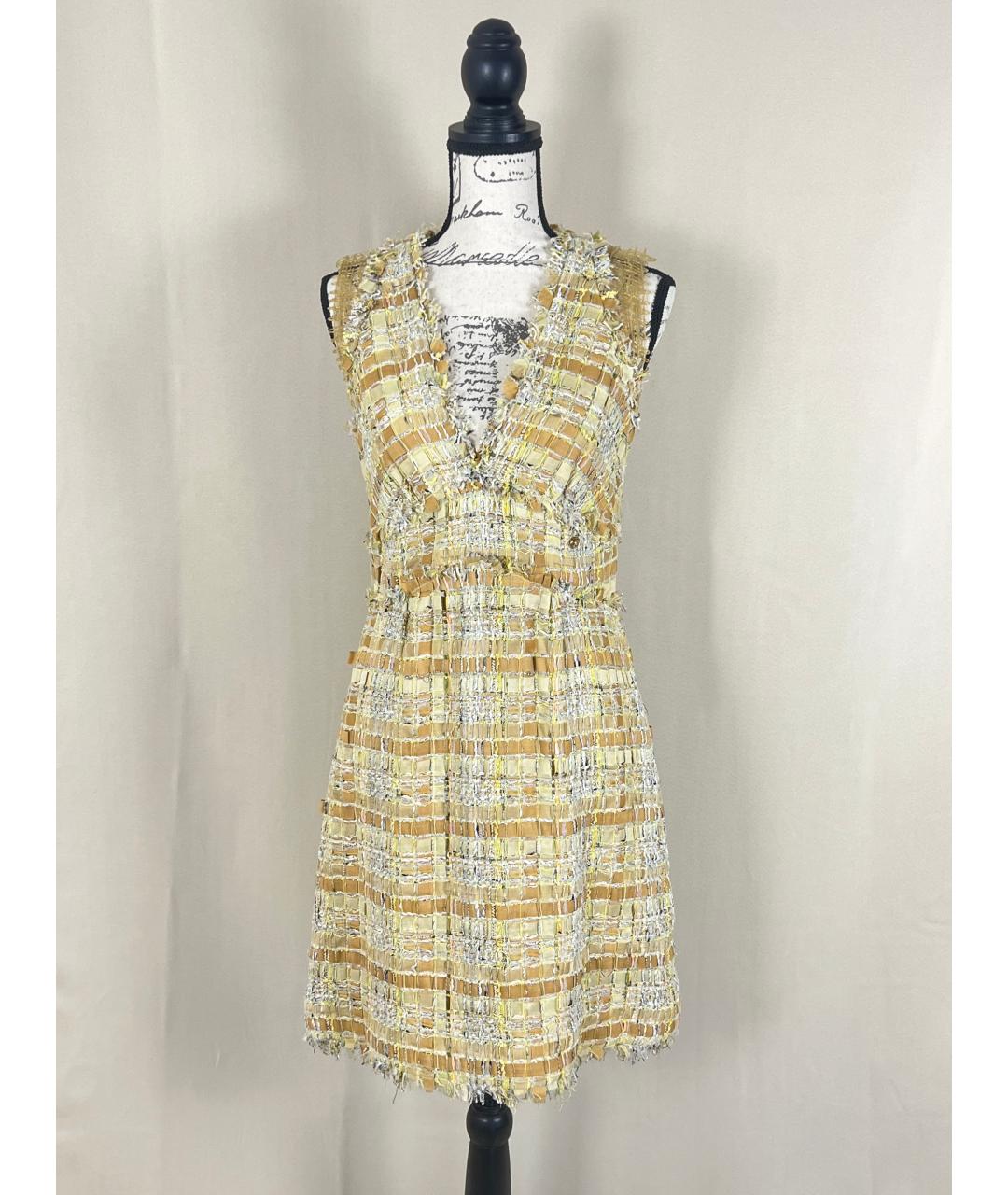 CHANEL PRE-OWNED Бежевое твидовое коктейльное платье, фото 4