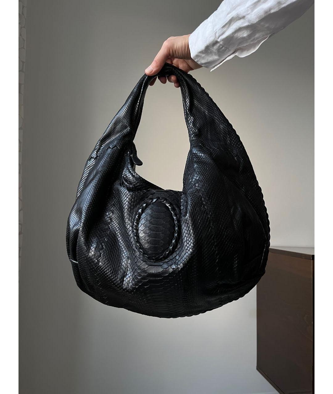 BOTTEGA VENETA Черная сумка тоут из экзотической кожи, фото 3