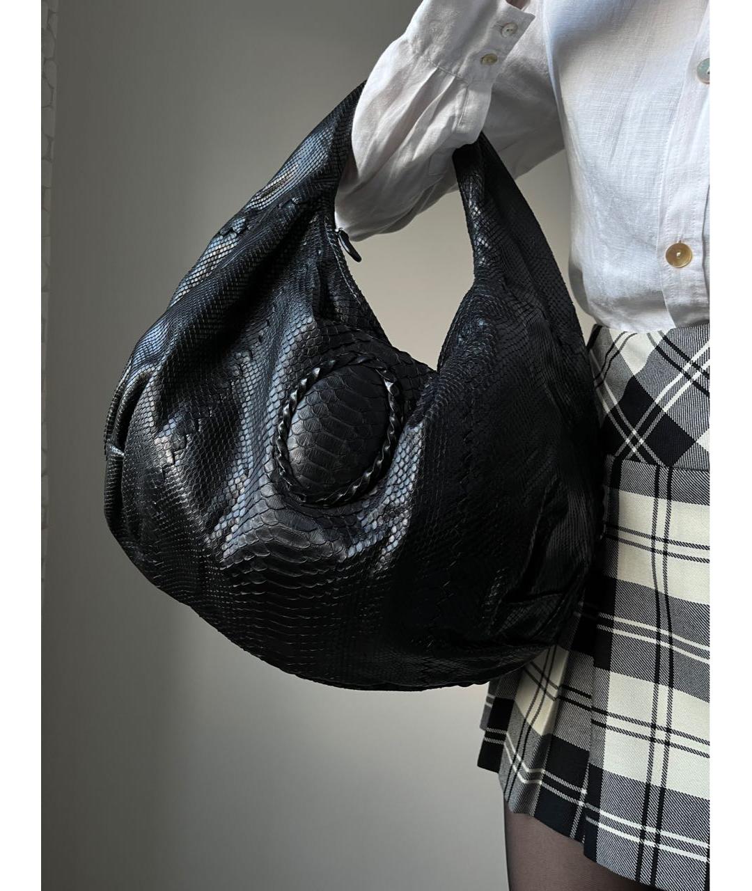 BOTTEGA VENETA Черная сумка тоут из экзотической кожи, фото 4