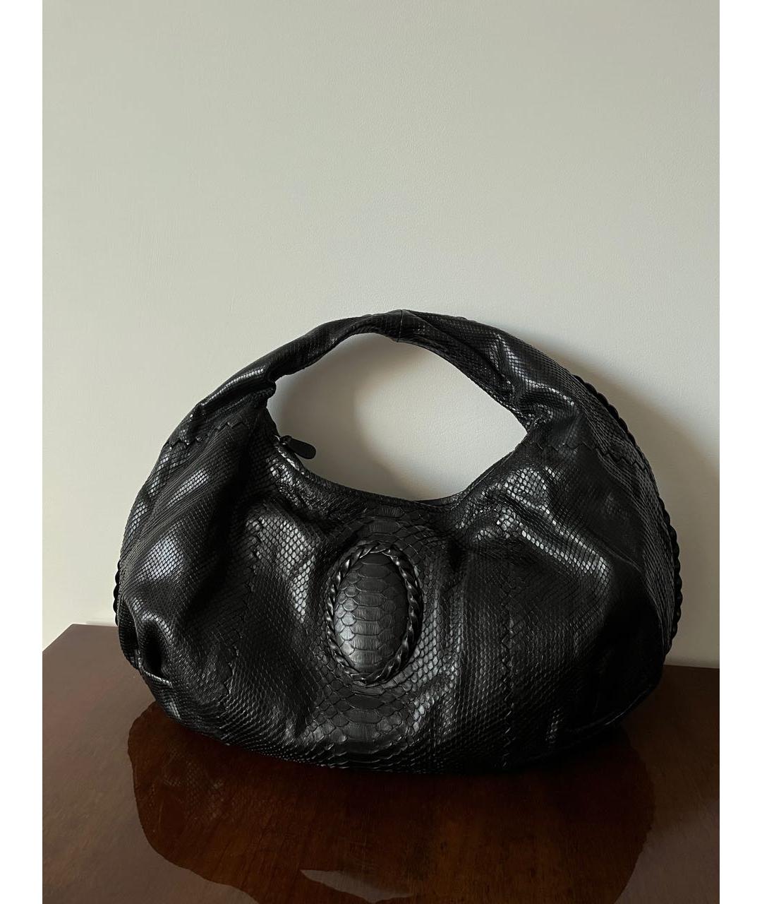 BOTTEGA VENETA Черная сумка тоут из экзотической кожи, фото 2