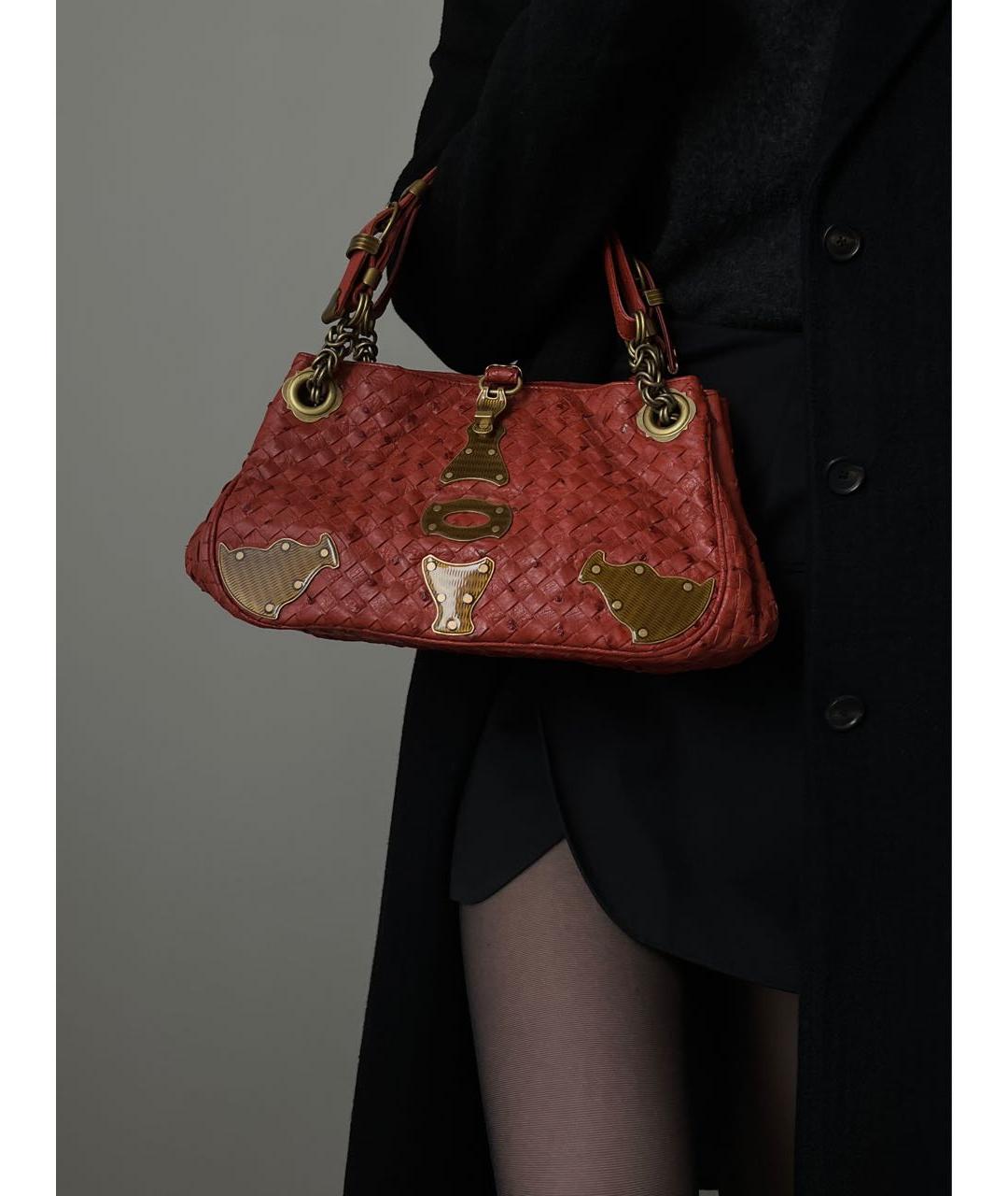 BOTTEGA VENETA Красная сумка с короткими ручками из экзотической кожи, фото 8