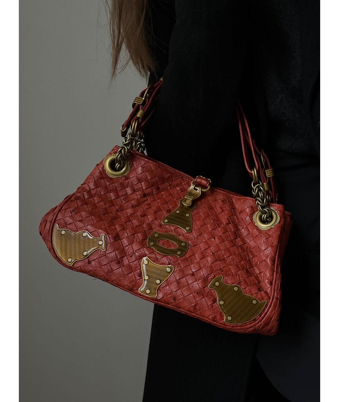 BOTTEGA VENETA Красная сумка с короткими ручками из экзотической кожи, фото 7