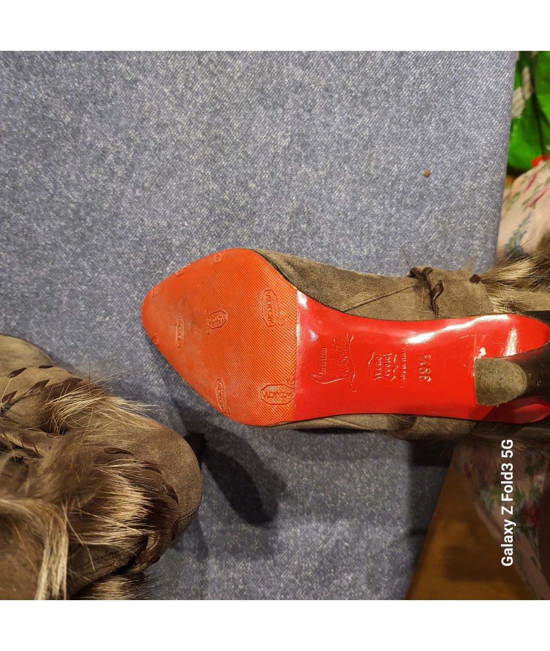 CHRISTIAN LOUBOUTIN Бежевые замшевые ботильоны, фото 4