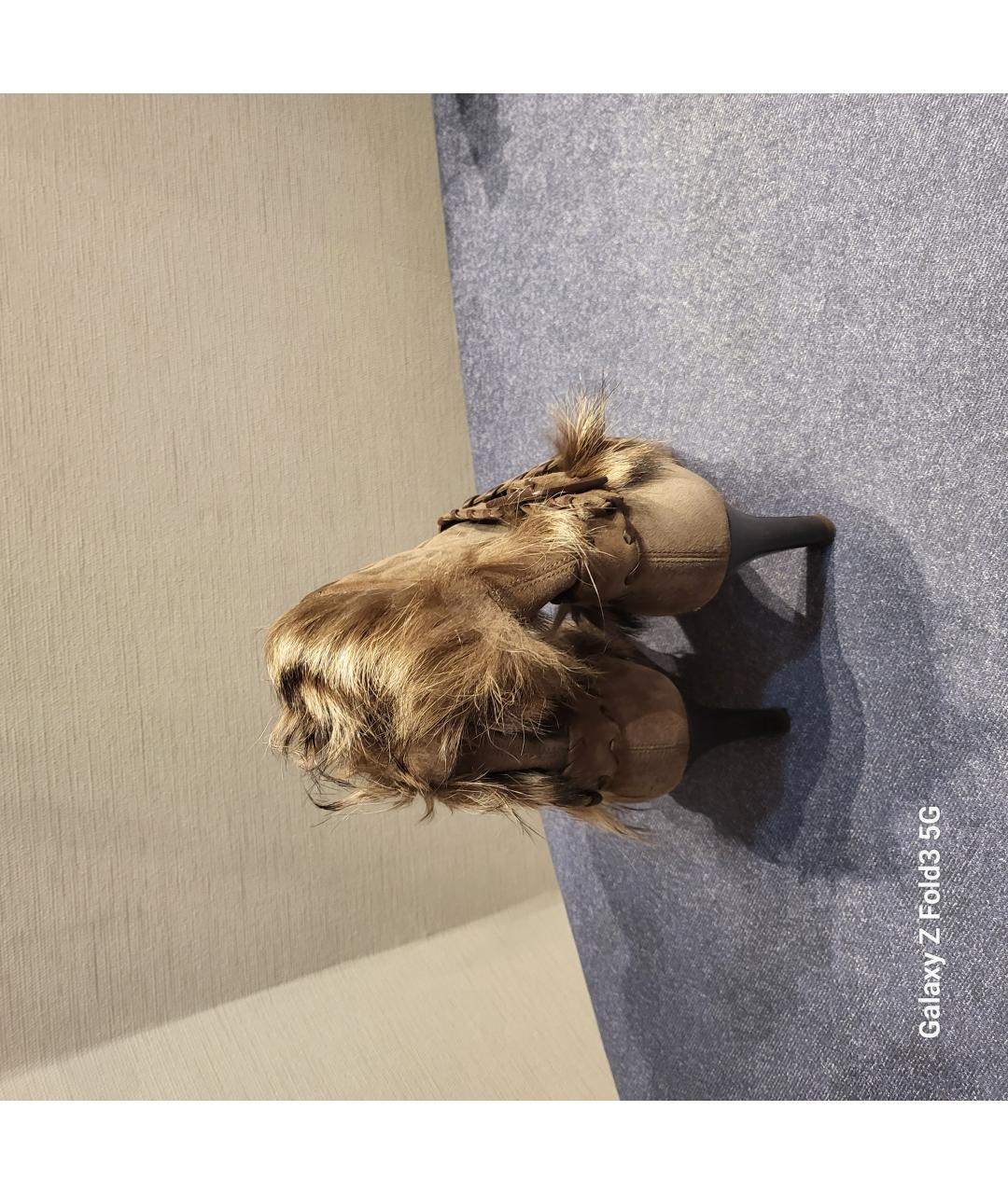 CHRISTIAN LOUBOUTIN Бежевые замшевые ботильоны, фото 3
