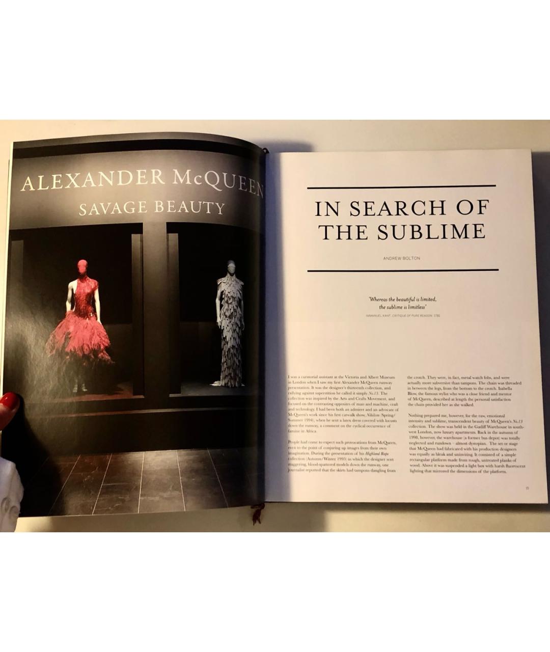 ALEXANDER MCQUEEN Книга, фото 2