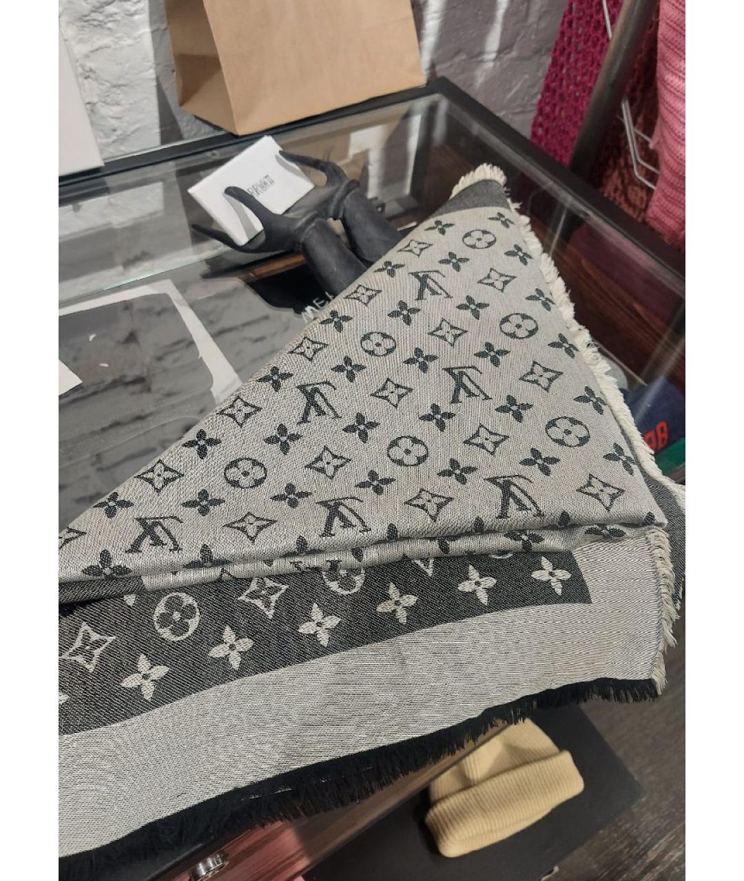 LOUIS VUITTON PRE-OWNED Серебрянный шелковый шарф, фото 4