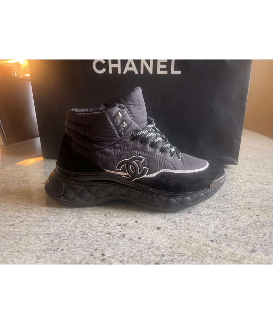 CHANEL PRE-OWNED Черные замшевые кроссовки, фото 6