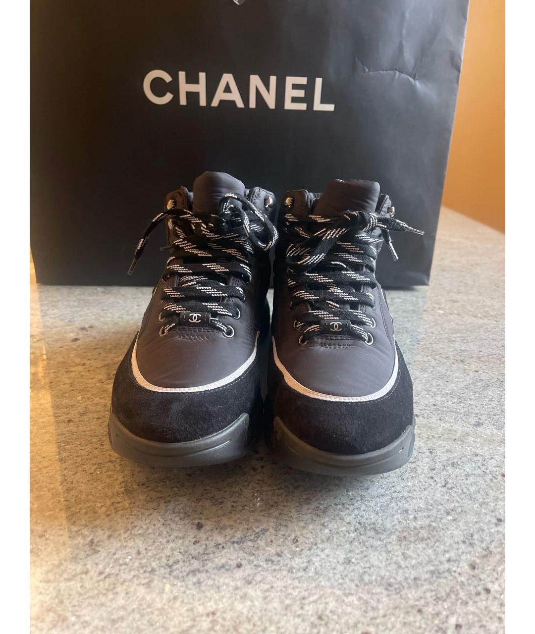 CHANEL PRE-OWNED Черные замшевые кроссовки, фото 2