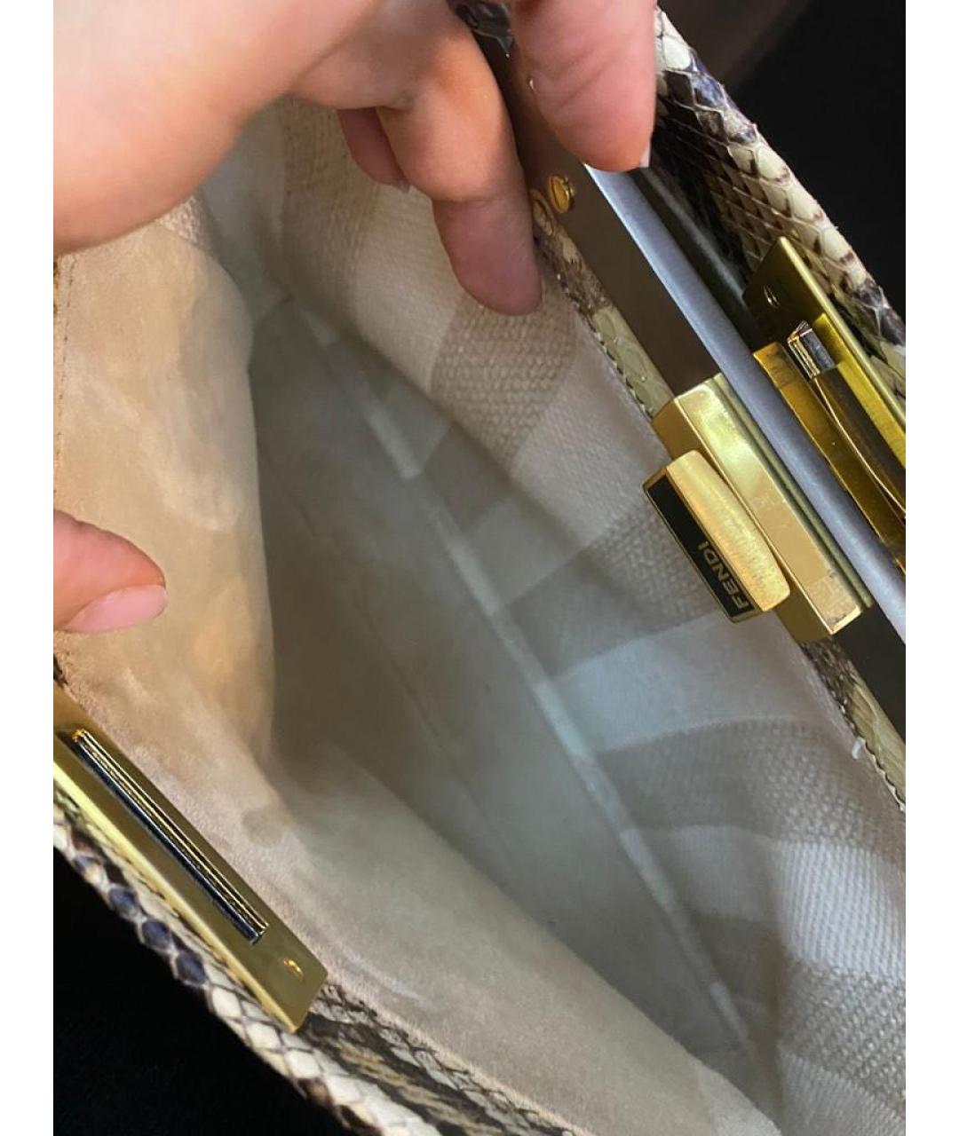 FENDI Бежевая сумка с короткими ручками из экзотической кожи, фото 6