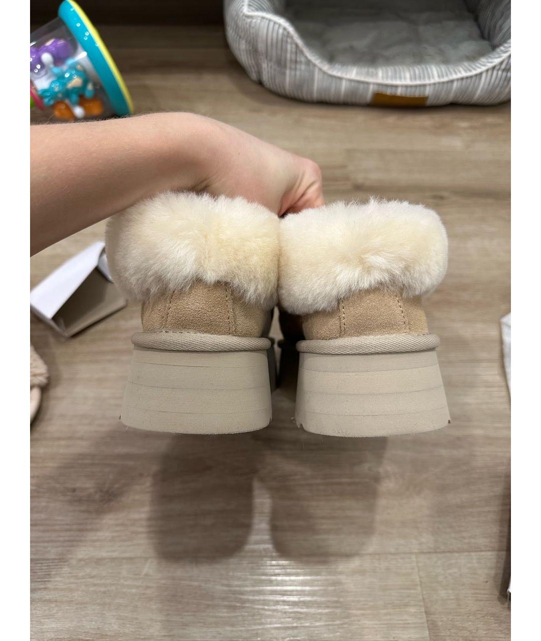 UGG AUSTRALIA Бежевые нубуковые ботинки, фото 4