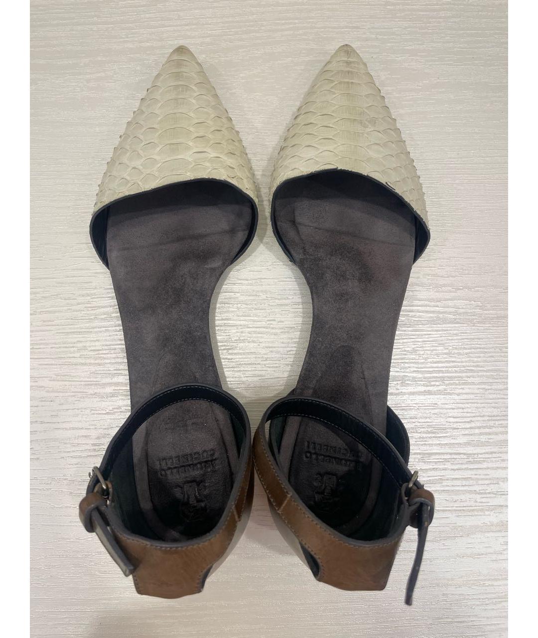 BRUNELLO CUCINELLI Бежевые кожаные лодочки на низком каблуке, фото 3