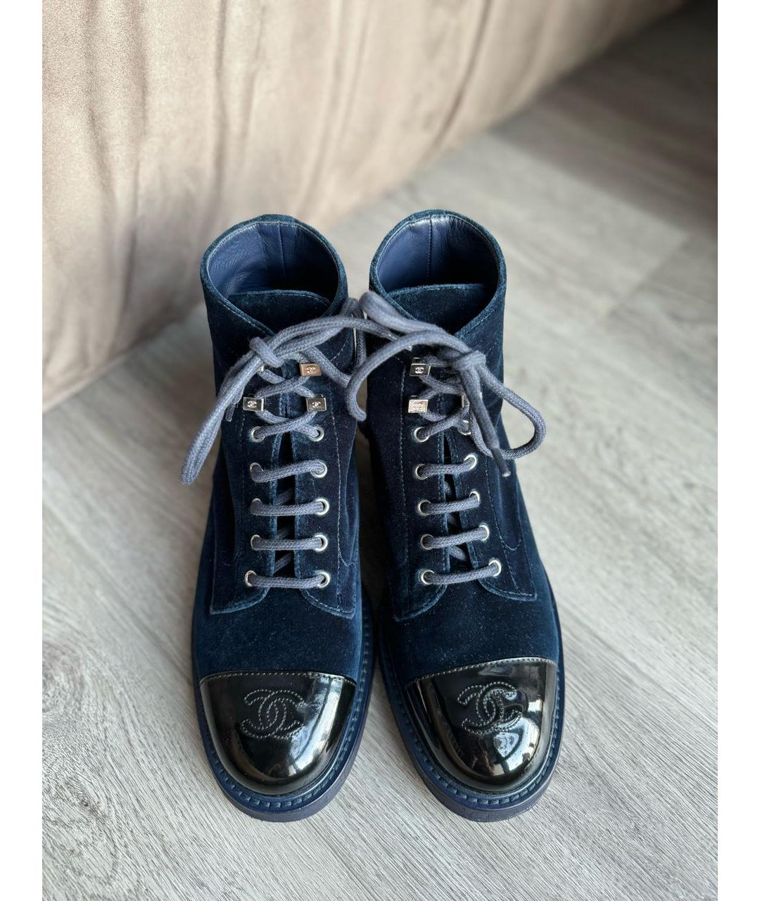 CHANEL Синие бархатные ботинки, фото 2