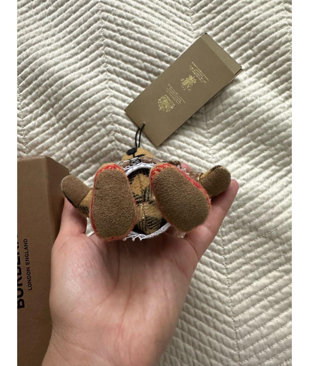 BURBERRY Бежевый брелок, фото 4