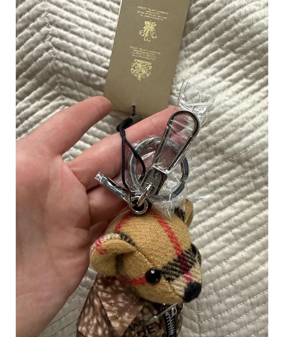 BURBERRY Бежевый брелок, фото 5