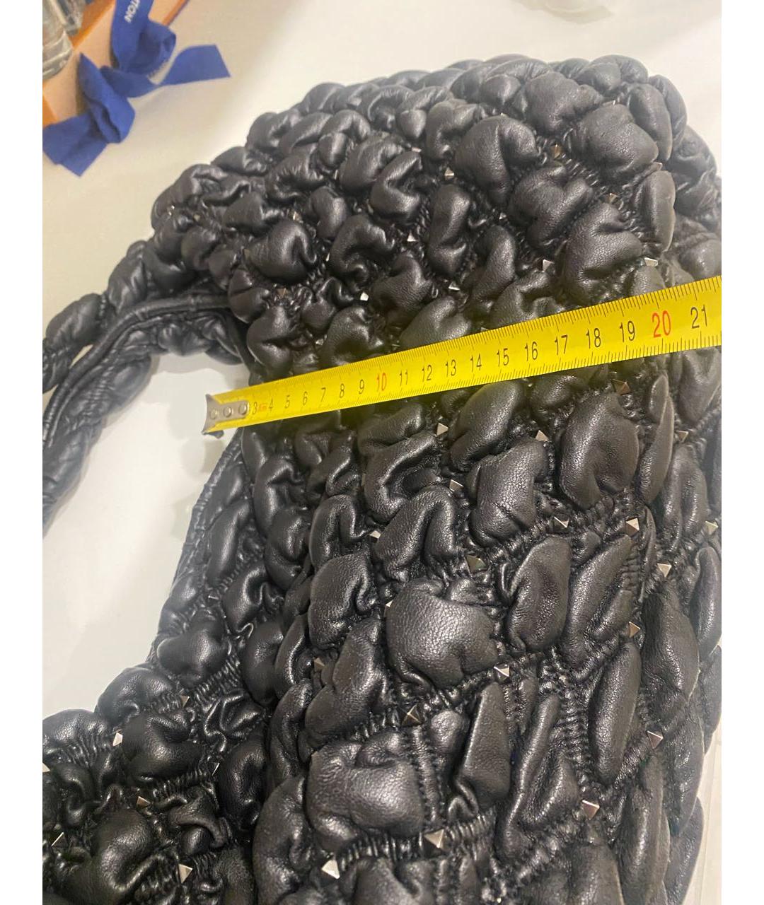 VALENTINO Черная кожаная сумка с короткими ручками, фото 5