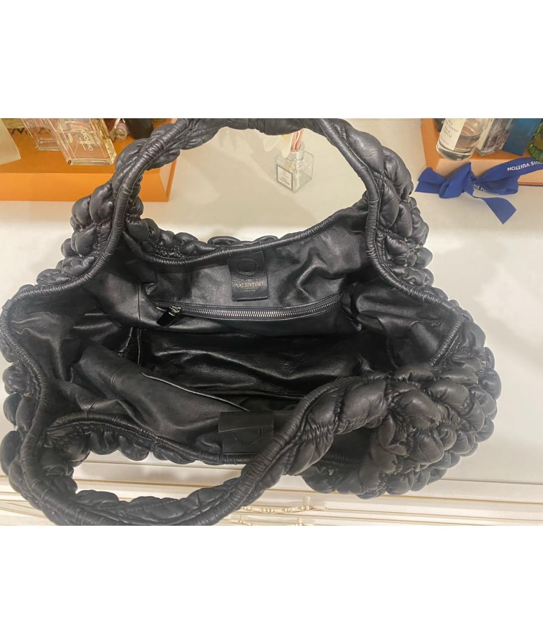 VALENTINO Черная кожаная сумка с короткими ручками, фото 4